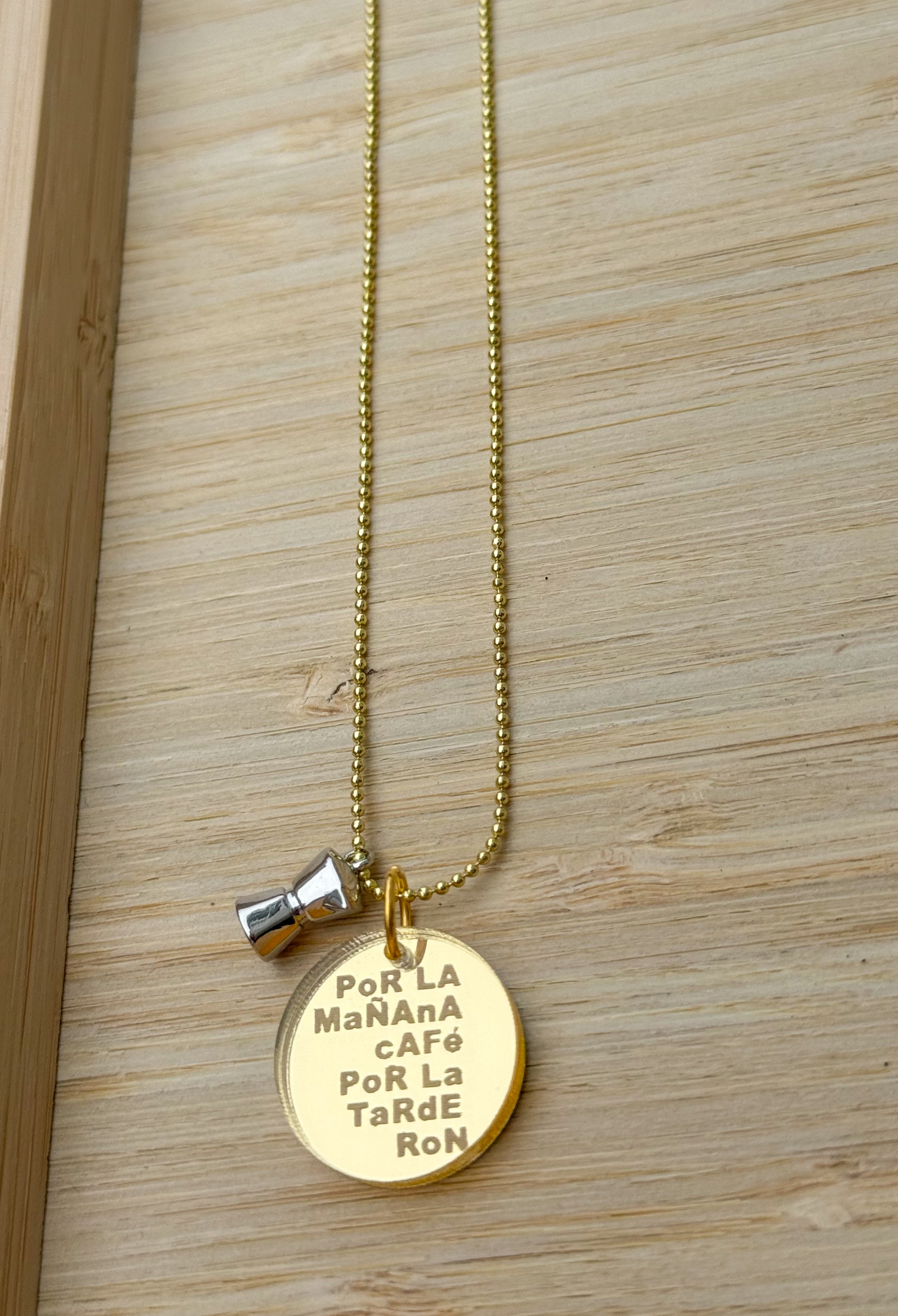 "CAFÉ & RON" GRECA ADJUSTABLE NECKLACE