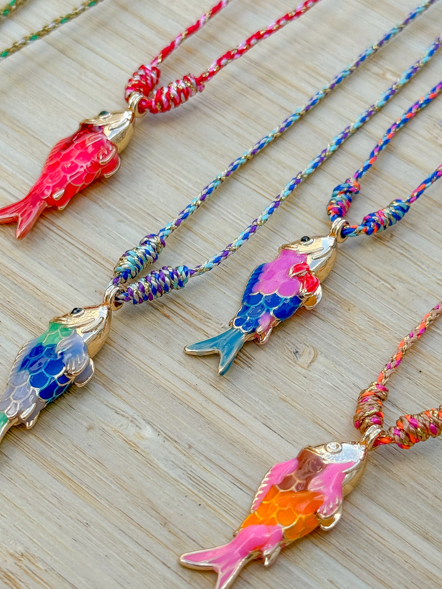 MULTICOLOR THREAD FISHY NECKLACES