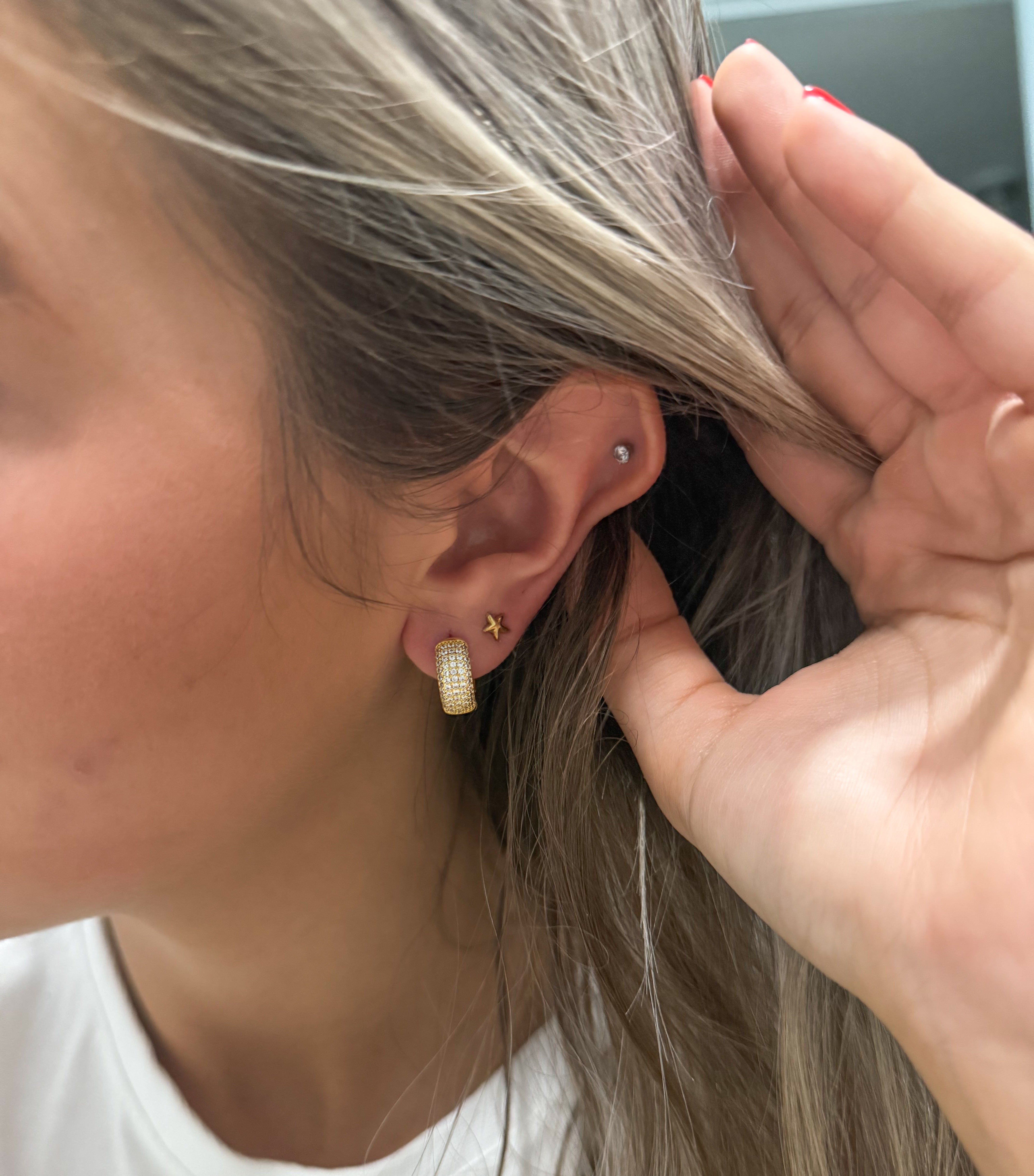 RHINESTONES HUGGIE EARRINGS