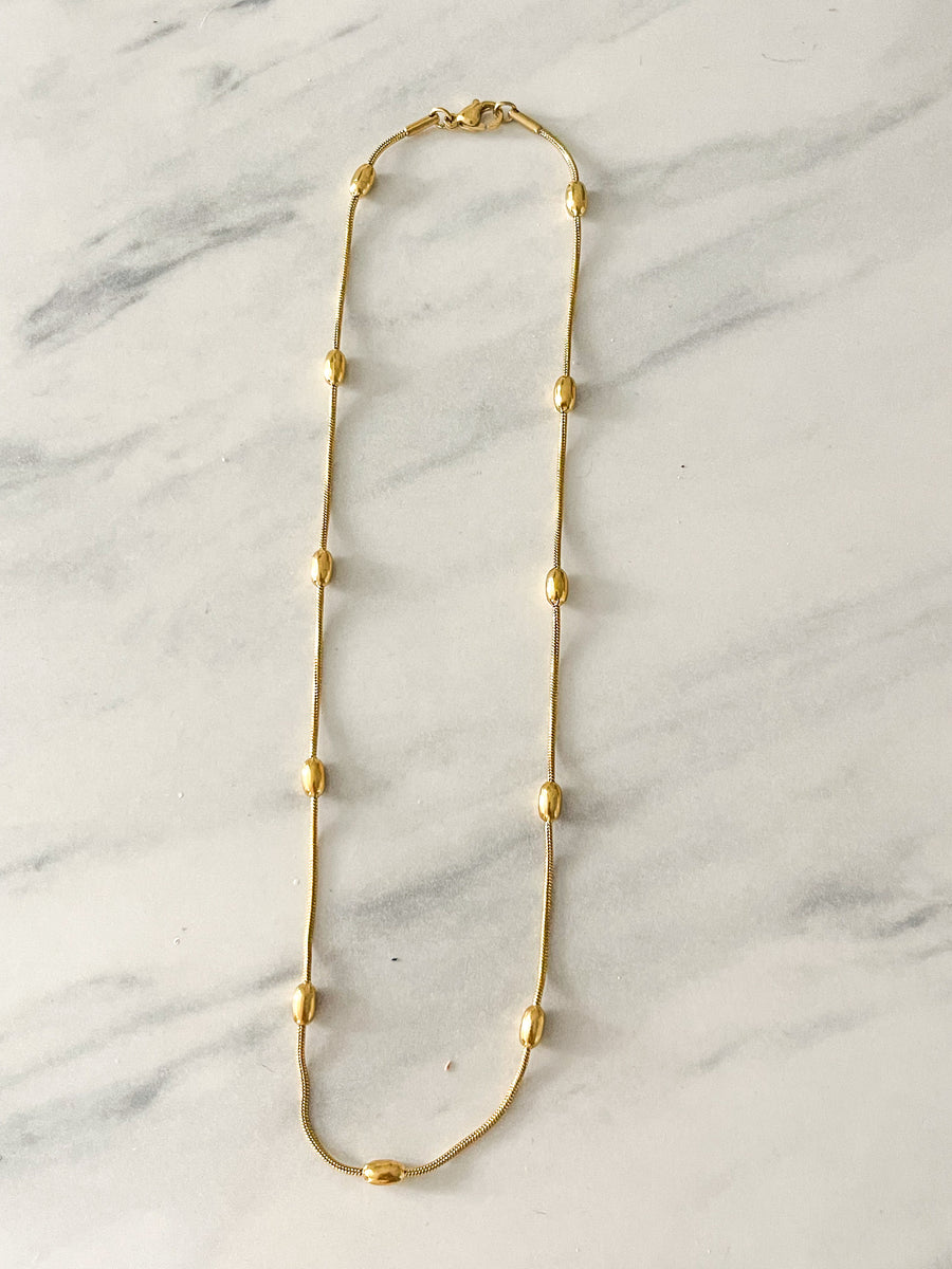 GOLD SIMPLE NECKLACE
