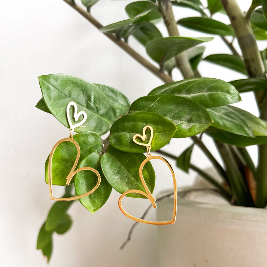 GOLD HEART DANGLING EARRINGS