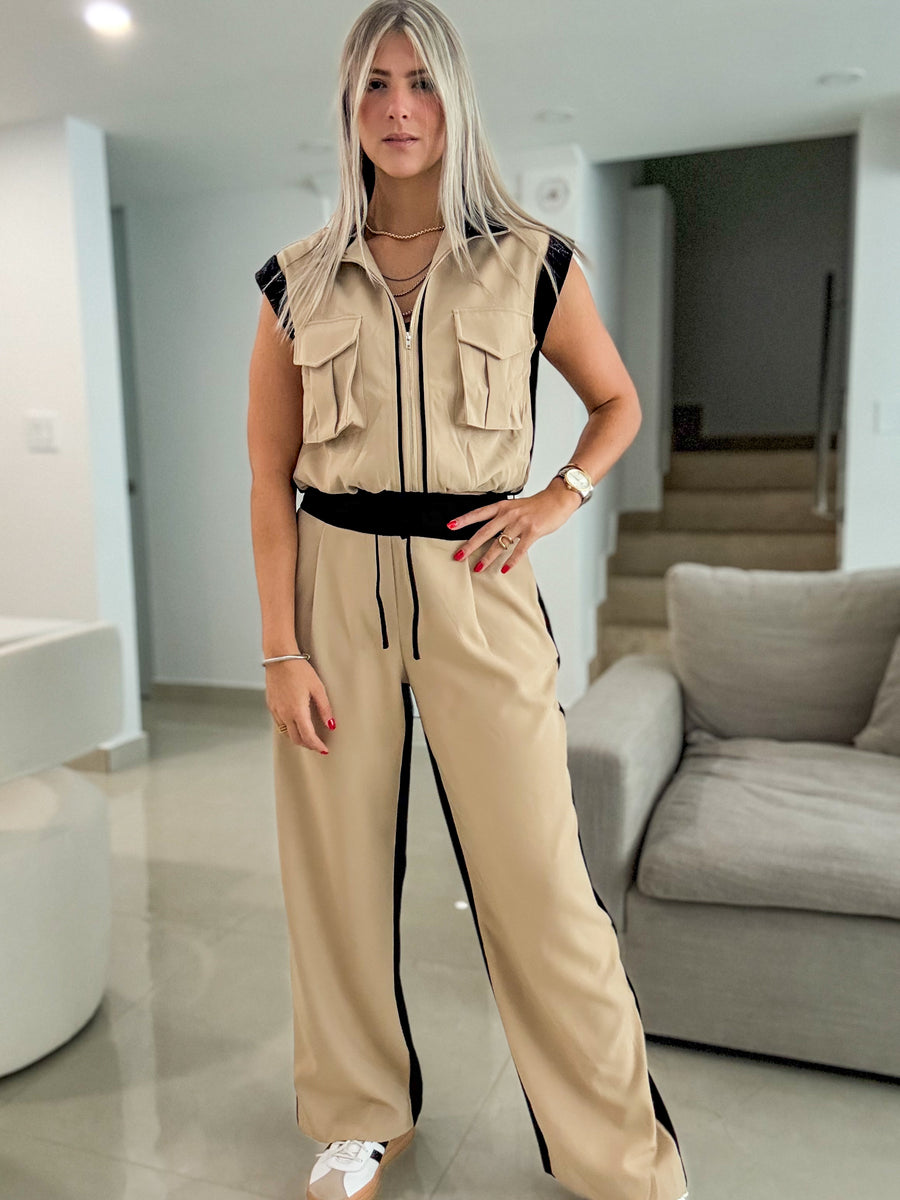 LATTE/BLACK MOCK NECK ZIPPER CROP JACKET