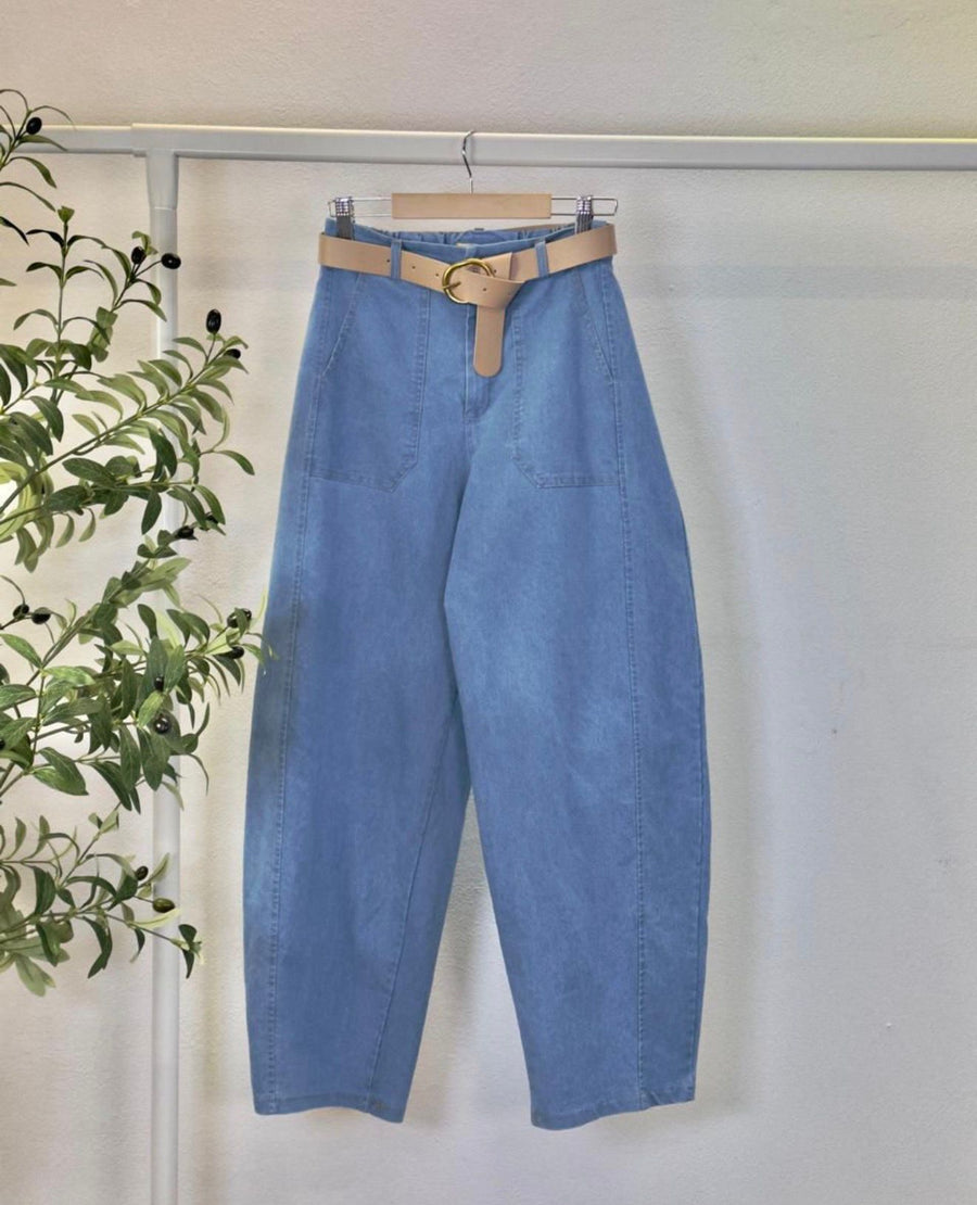 *PRE-ORDER* LIGHT DENIM BARREL JEAN
