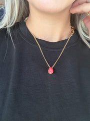 LUMI NECKLACE IN ELECTRIC PINK SUMMER