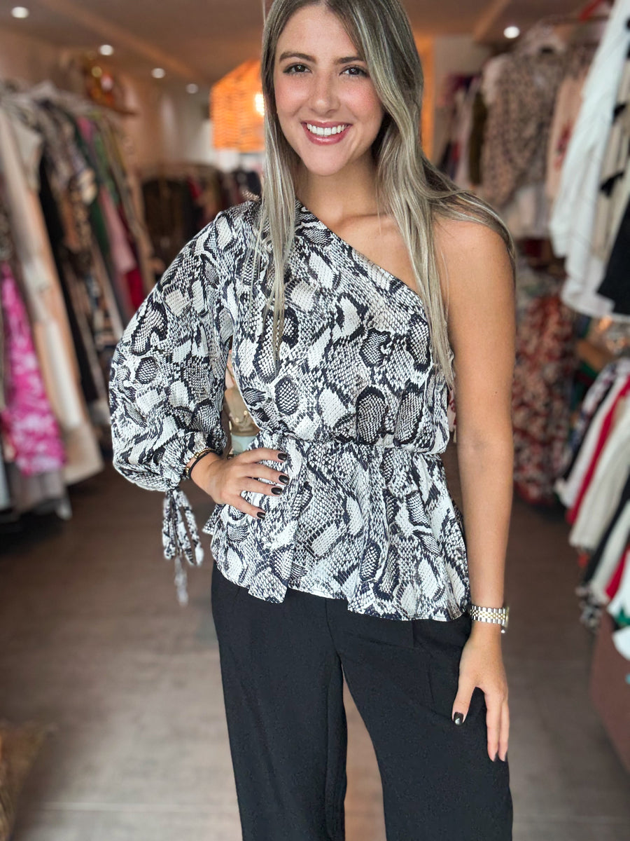 ONE SHOULDER SNAKE PRINT BLOUSE