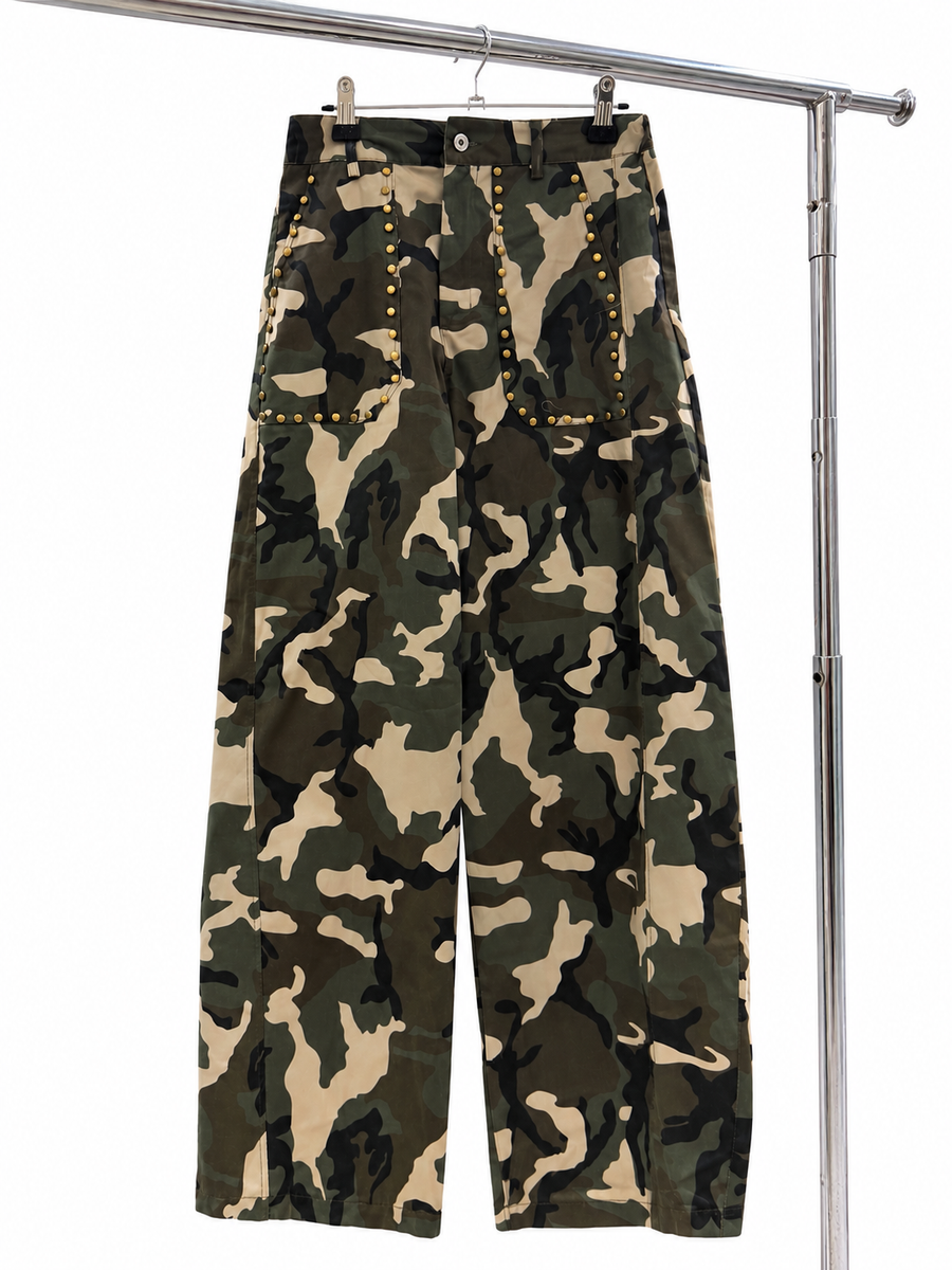 CAMO PRINT STUDDED BARREL PANTS