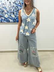 DENIM PINSTRIPED FLOWER DETAIL PANTS