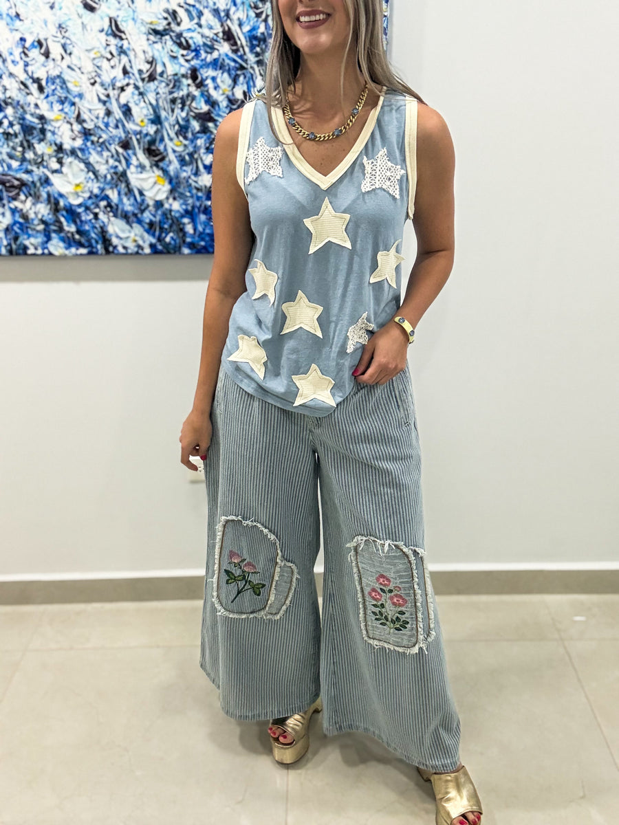 DENIM PINSTRIPED FLOWER DETAIL PANTS