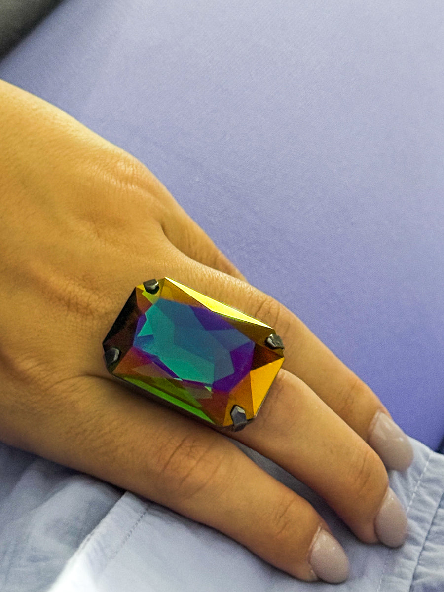 SOLEIL RING IN MAJESTIC GREEN BRANDY