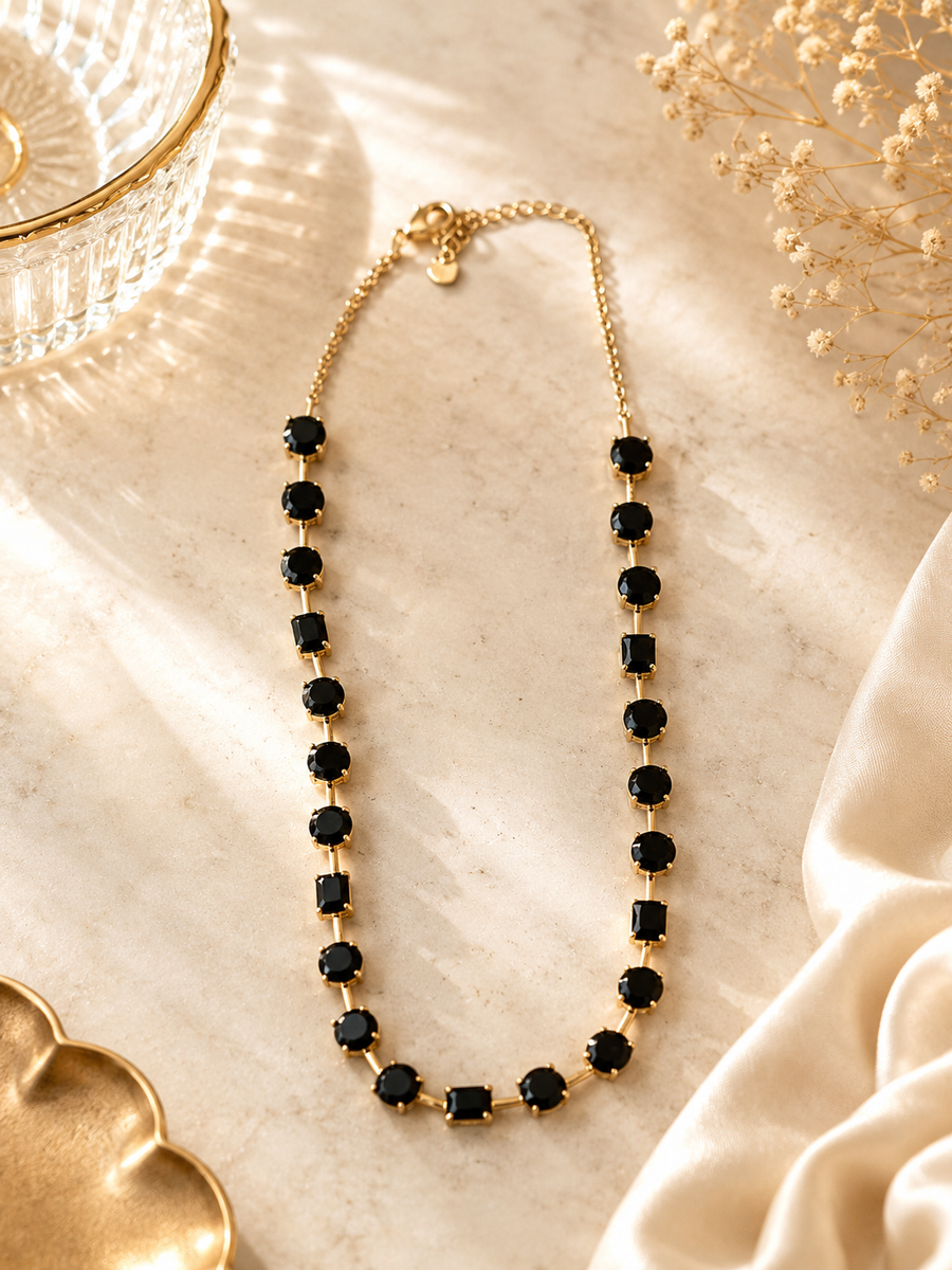 GEOMETRIC BLACK/GOLD NECKLACE