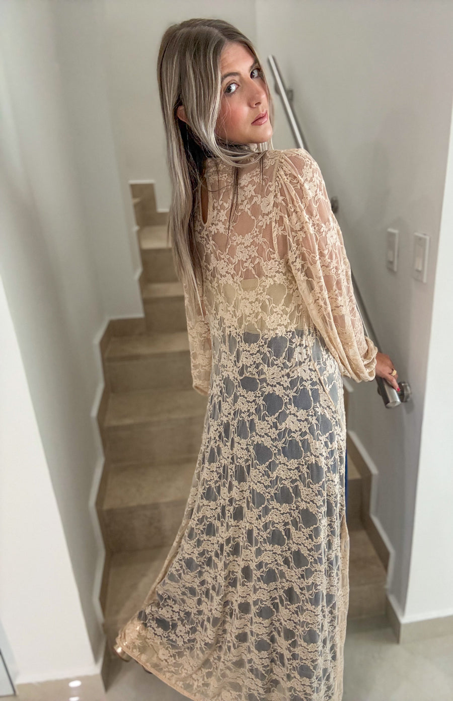 BEIGE STRETCHY LACE HIGH LOW TOP