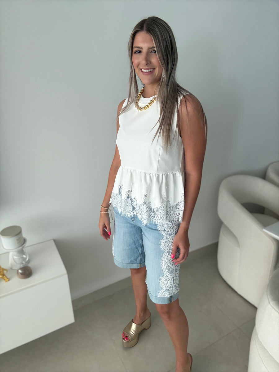 WHITE LACE DETAILED BLOUSE