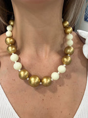 GOLD/BONE WHITE NECKLACE & ELASTIC BRACELET SET