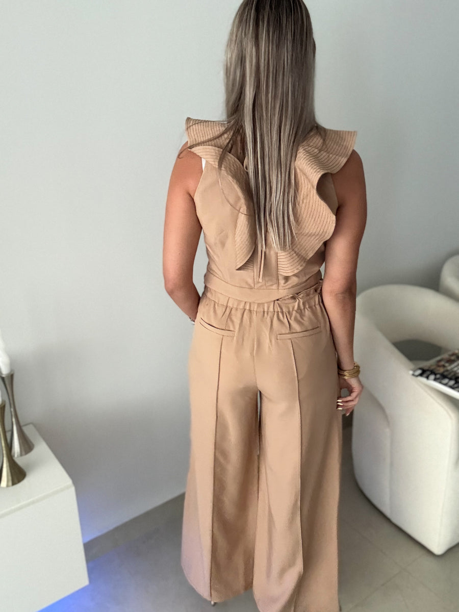LIGHT CAMEL STITCH RUFFLE V-NECK TOP