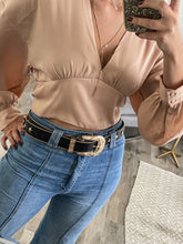Load image into Gallery viewer, STAR METAL STUDDED BELT
