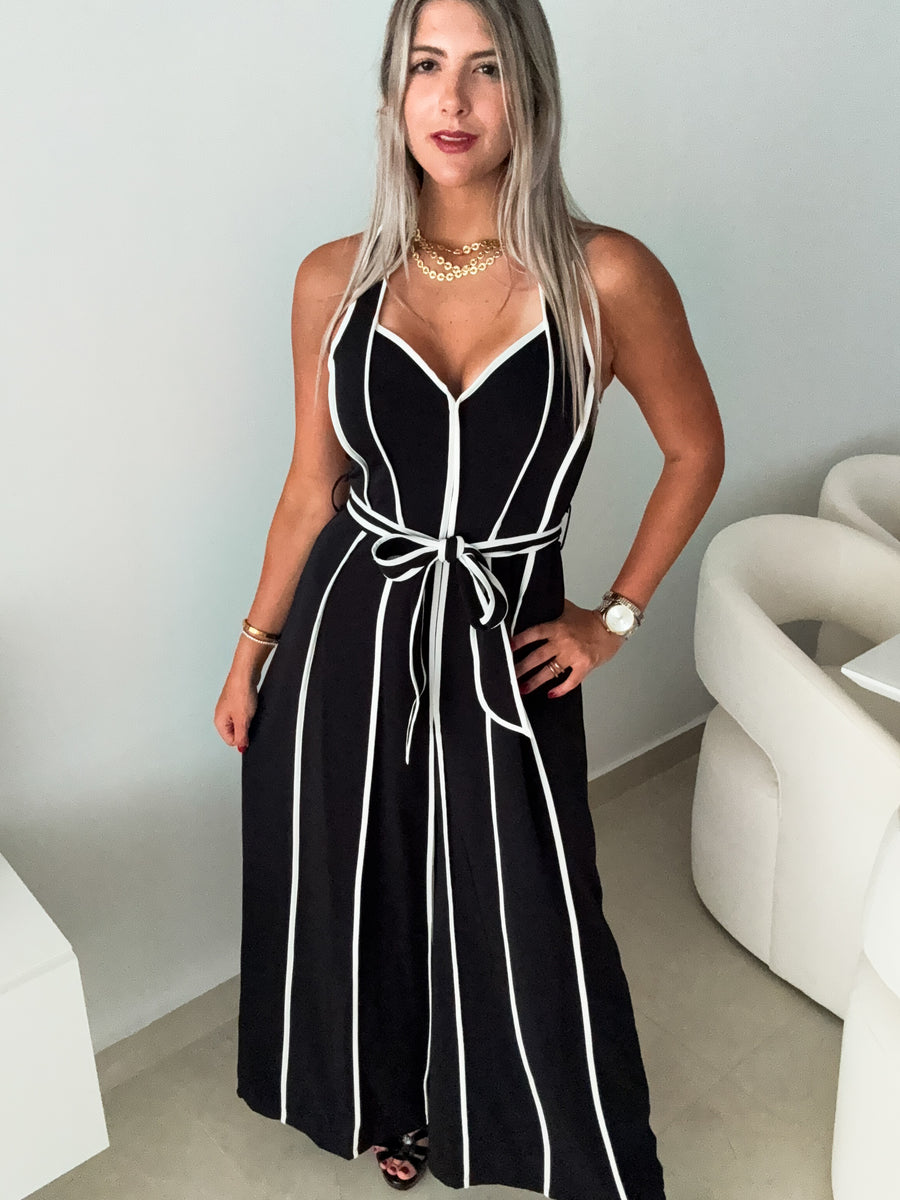 BLACK/WHITE HALTER JUMPSUIT