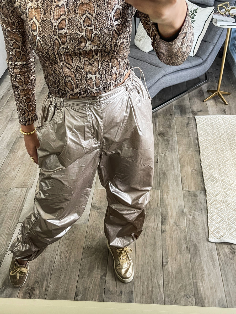 CHAMPAGNE METALLIC PARACHUTE JOGGERS