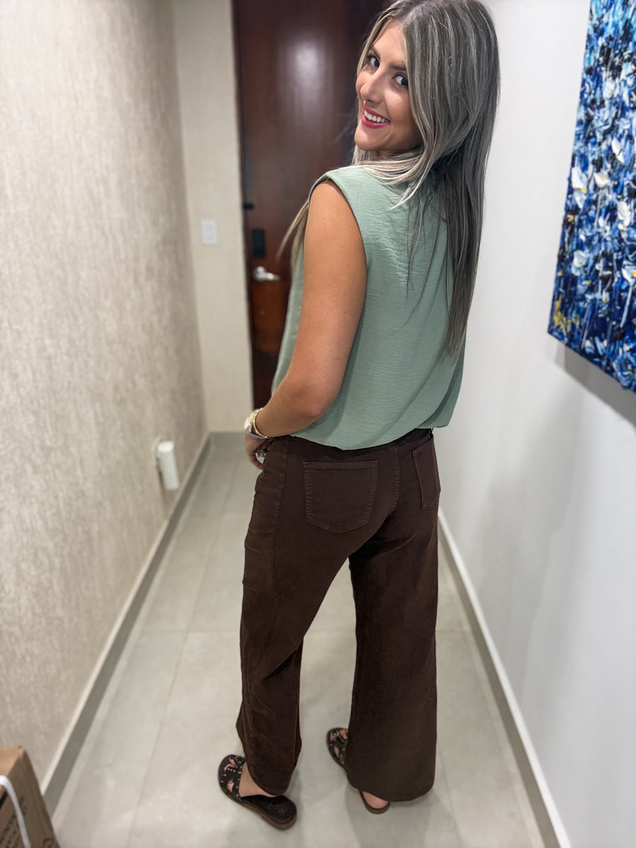 BROWN MID-RISE FLARE JEANS