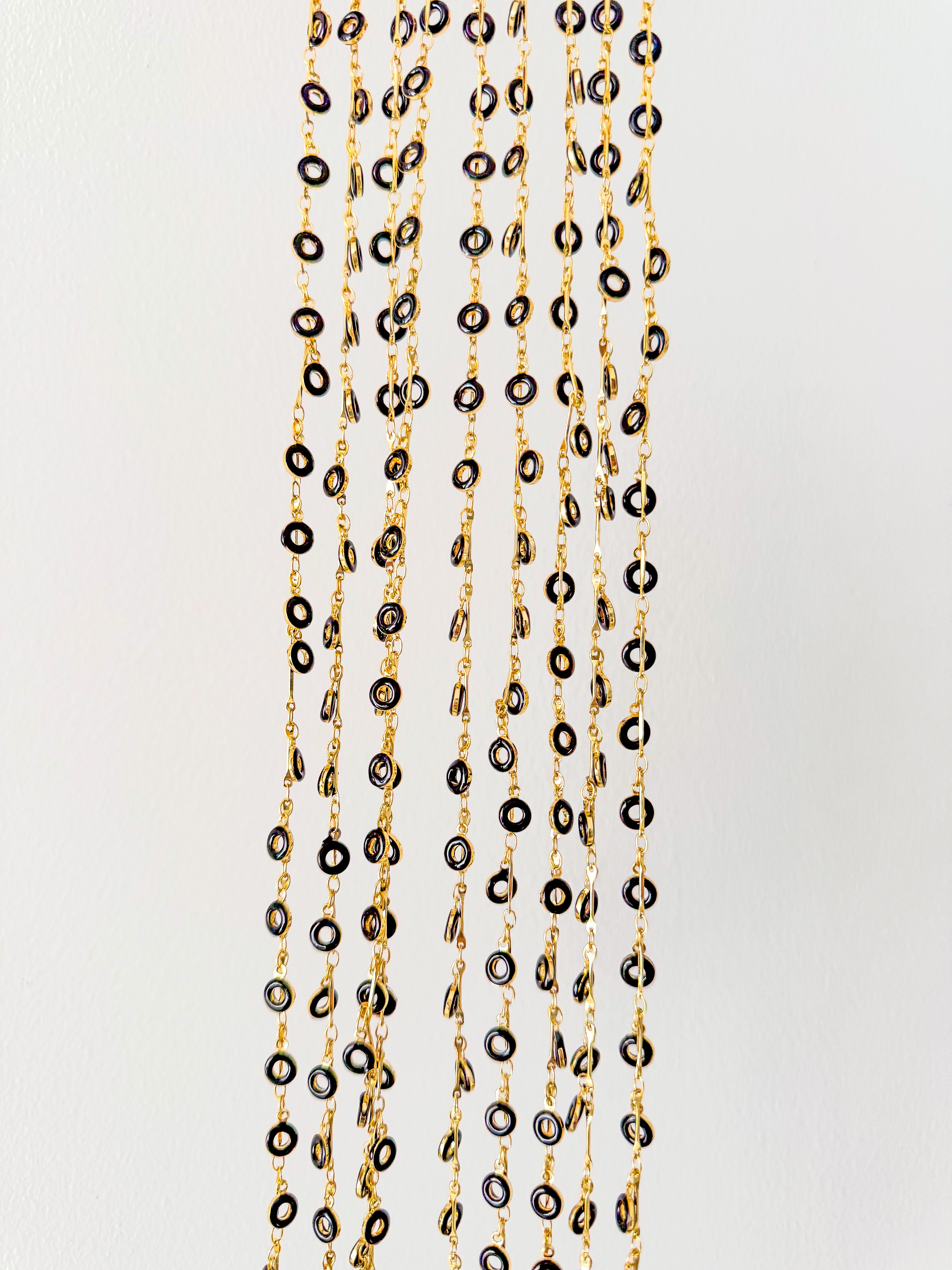 BLACK DANGLING CIRCLES NECKLACE