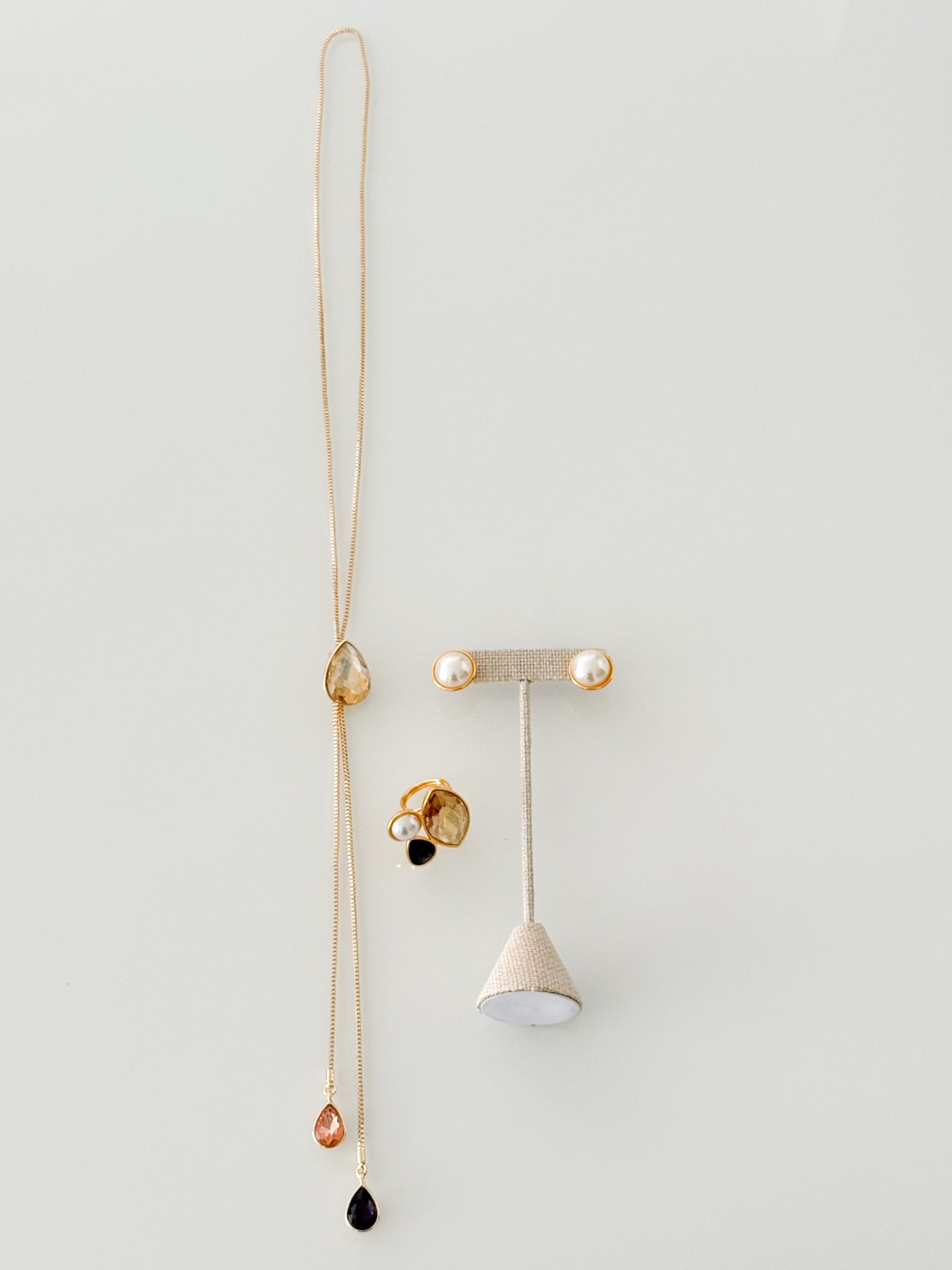 LONG GEM LARIAT NECKLACE SET IN GOLD/BLACK