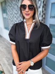 BLACK/LATTE COLLAR BLOUSE