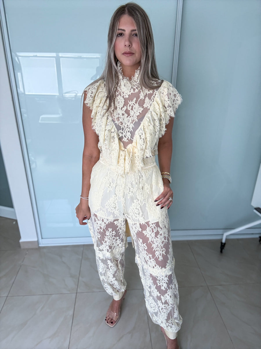 BUTTER YELLOW LACE TOP & JOGGER SET