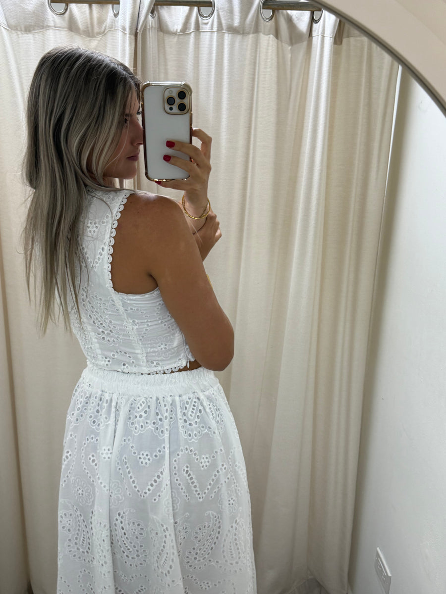 WHITE EYELET TOP