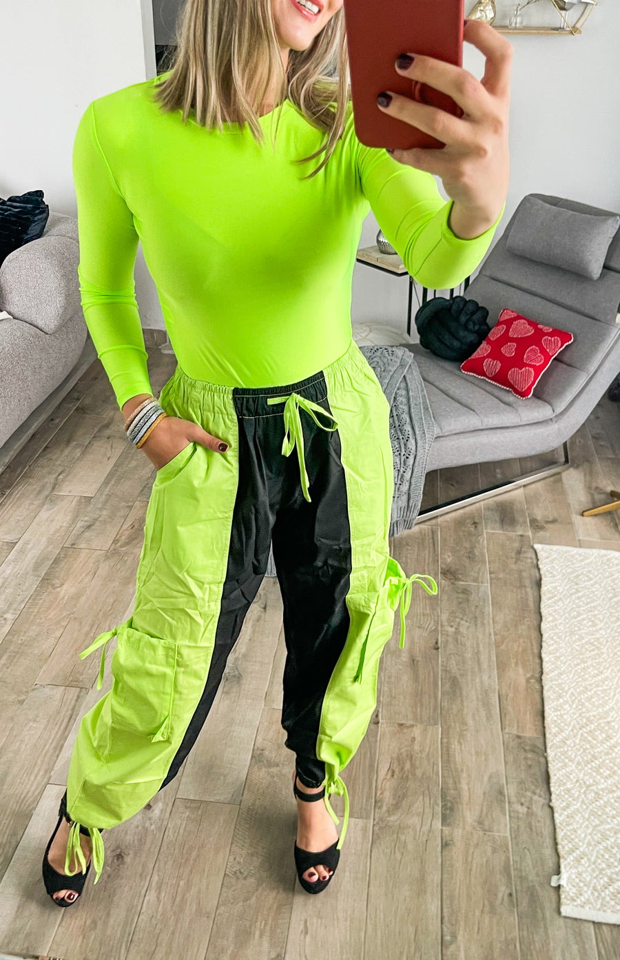 BLACK/NEON GREEN CARGO PANTS