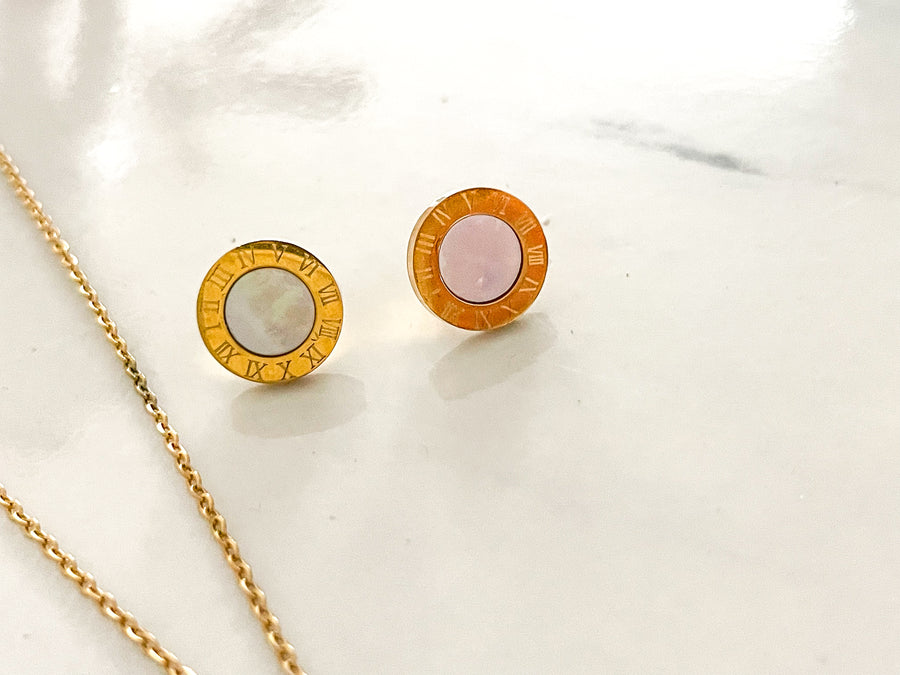 ROMAN NUMBER NACAR NECKLACE & EARRING SET