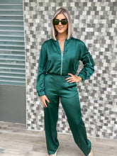 Load image into Gallery viewer, HUNTER GREEN SATIN PANTS
