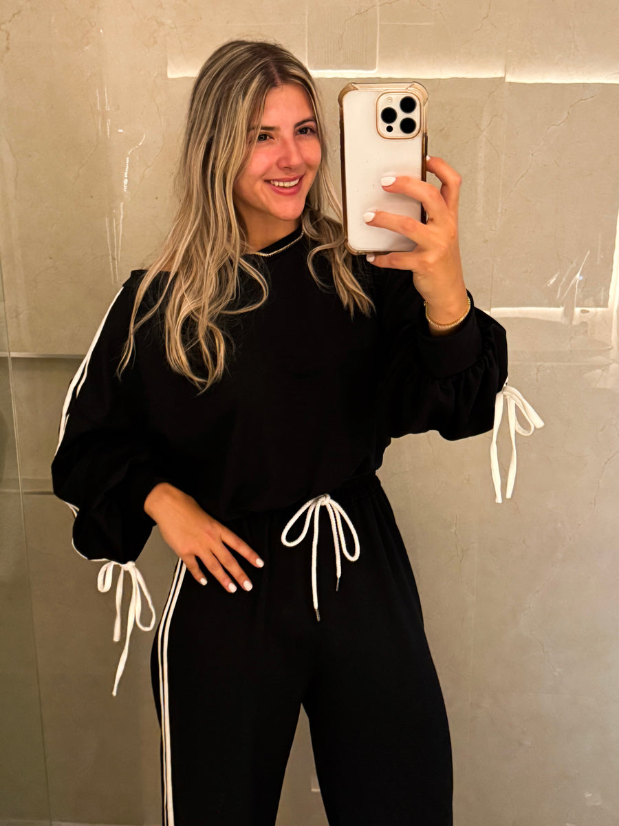 BLACK/IVORY TRAVEL SET