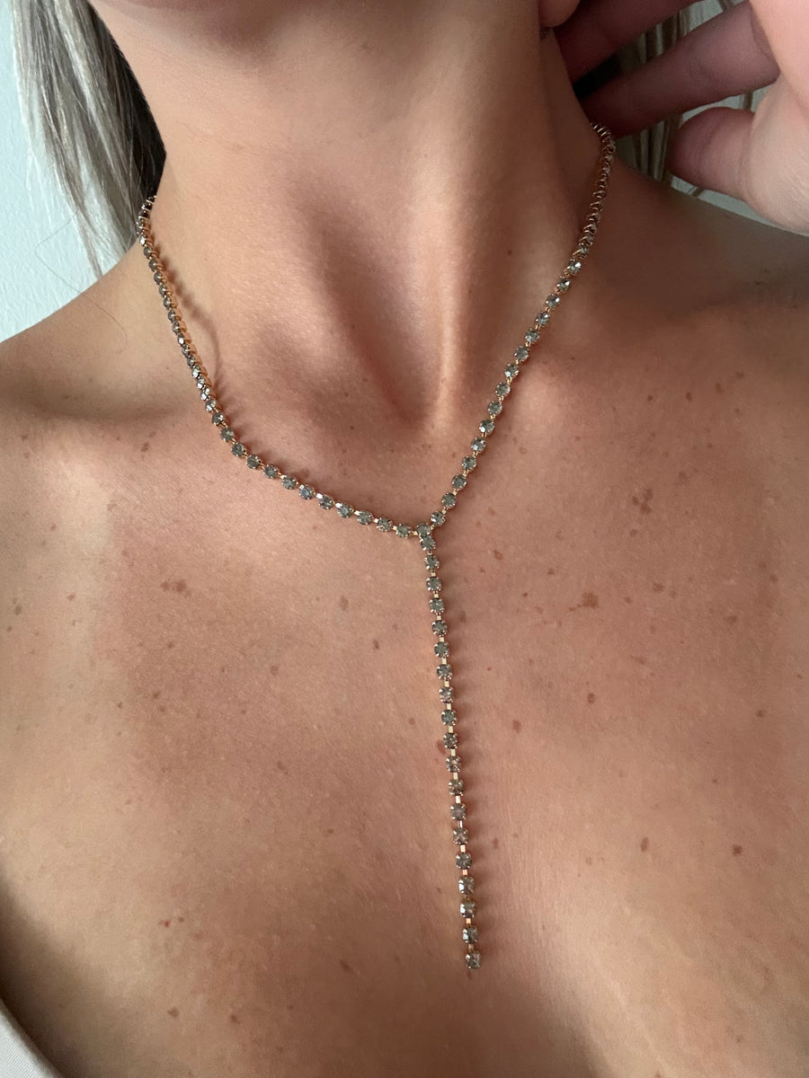 KASSANDRA NECKLACE IN GRAY