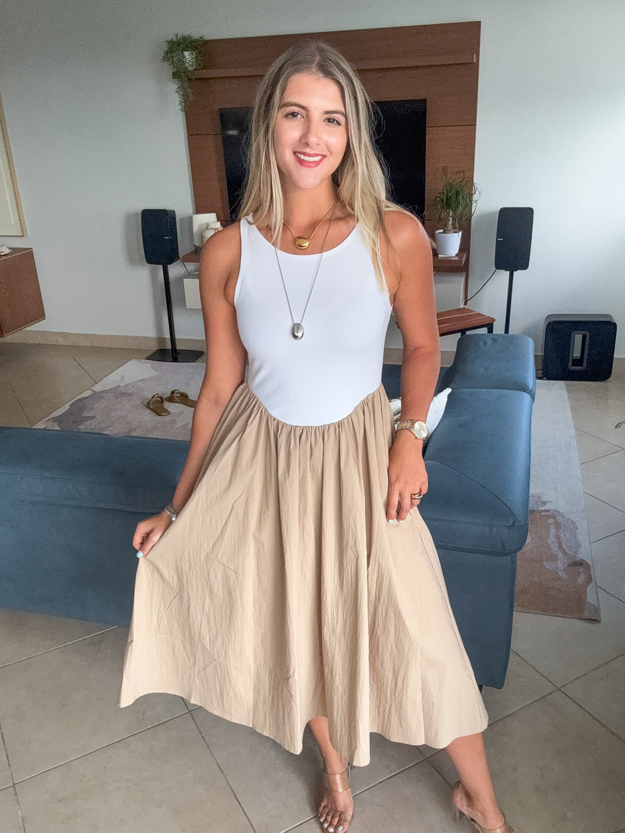 TAUPE/WHITE KNIT CONTRAST MIDI DRESS