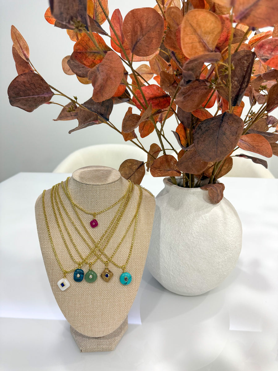 SEMIPRECIOUS DELICATE NECKLACES