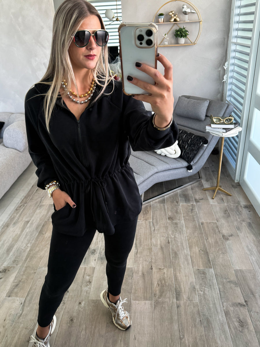 BLACK TRAVEL SET