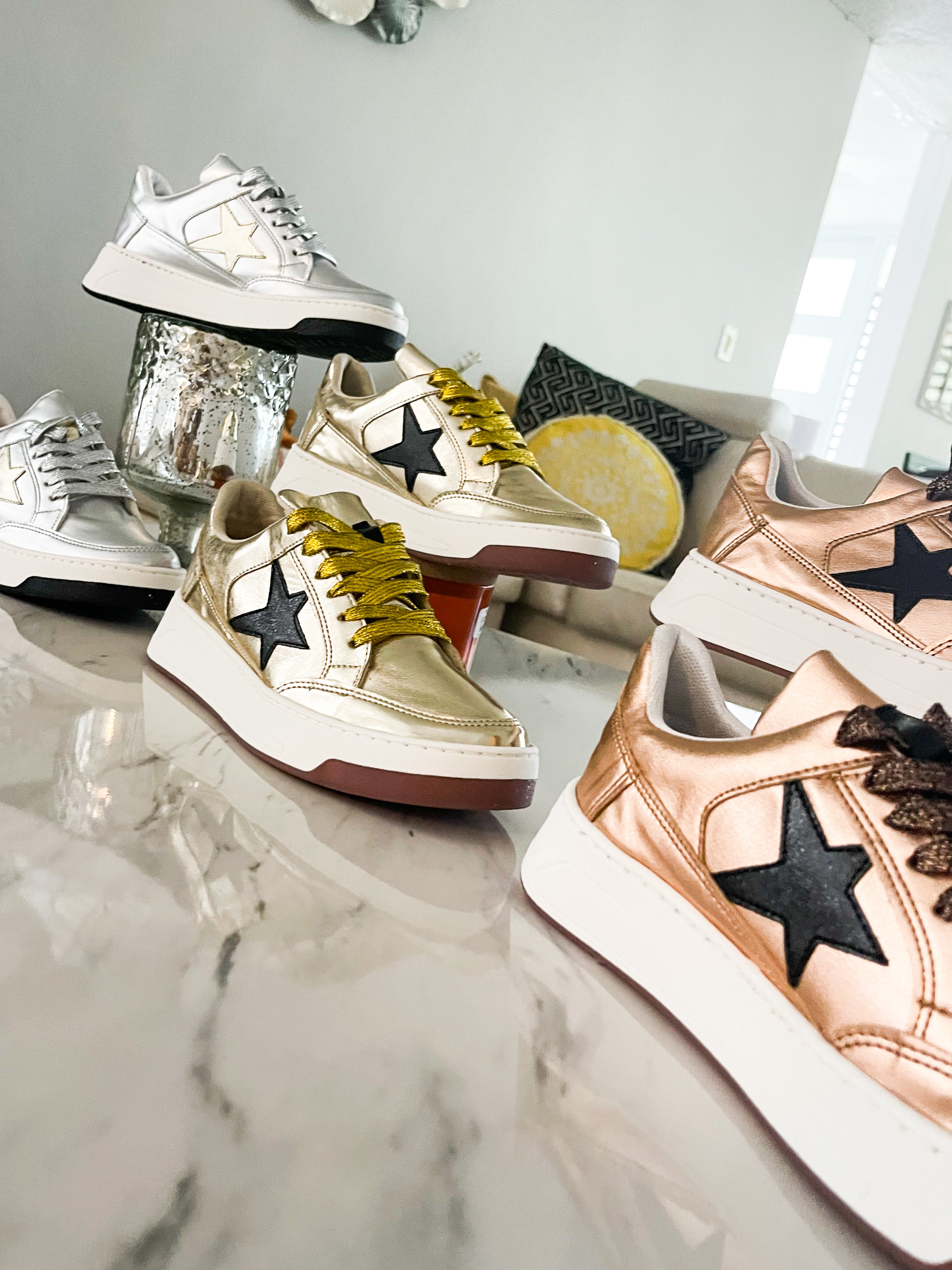 ROSE GOLD METALLIC STAR TENIS SHOES