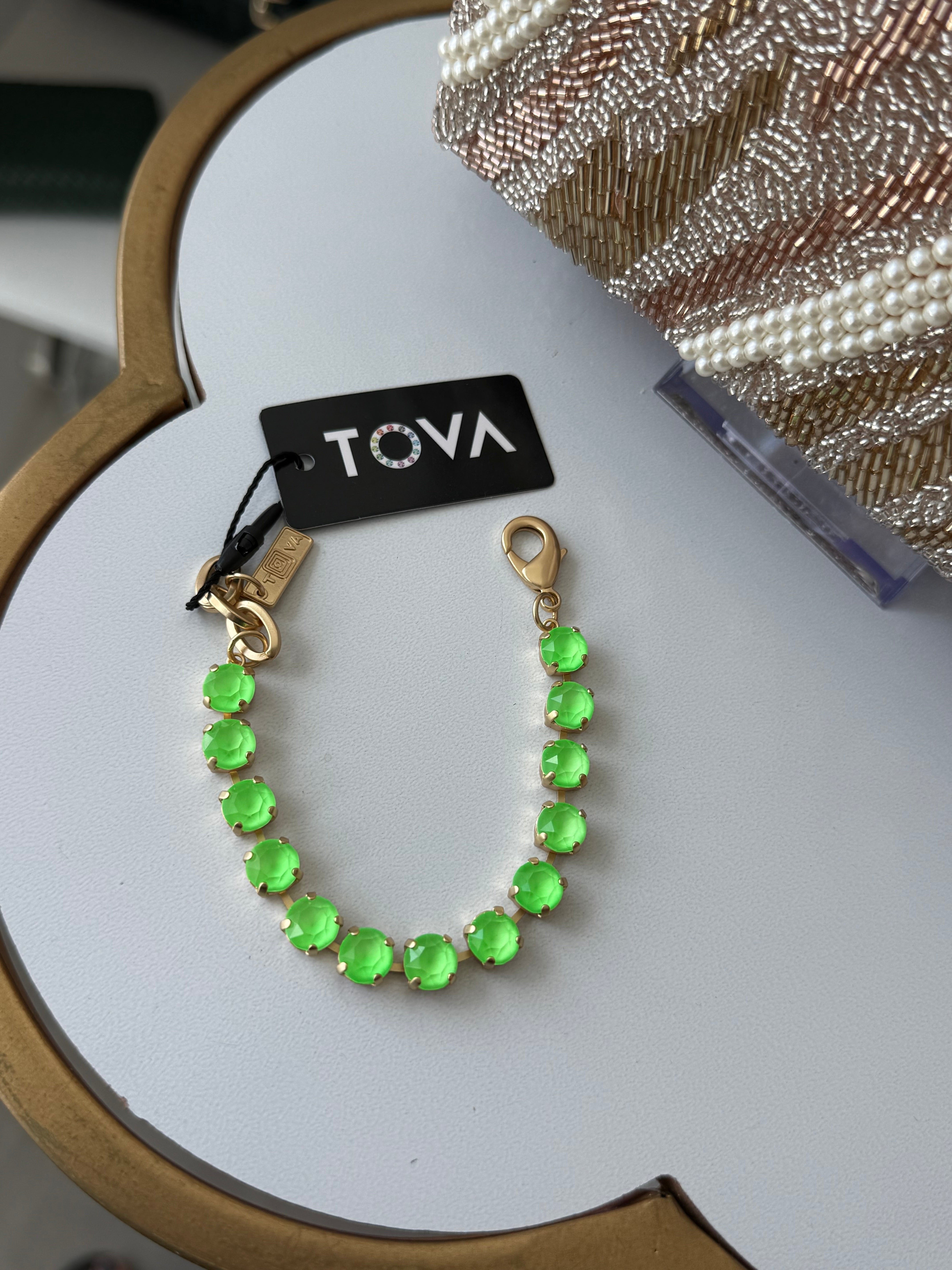 IZZY BRACELET IN ELECTRIC GREEN