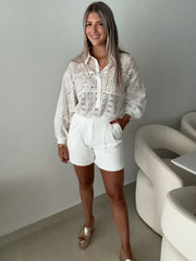 WHITE PLEATED SHORTS