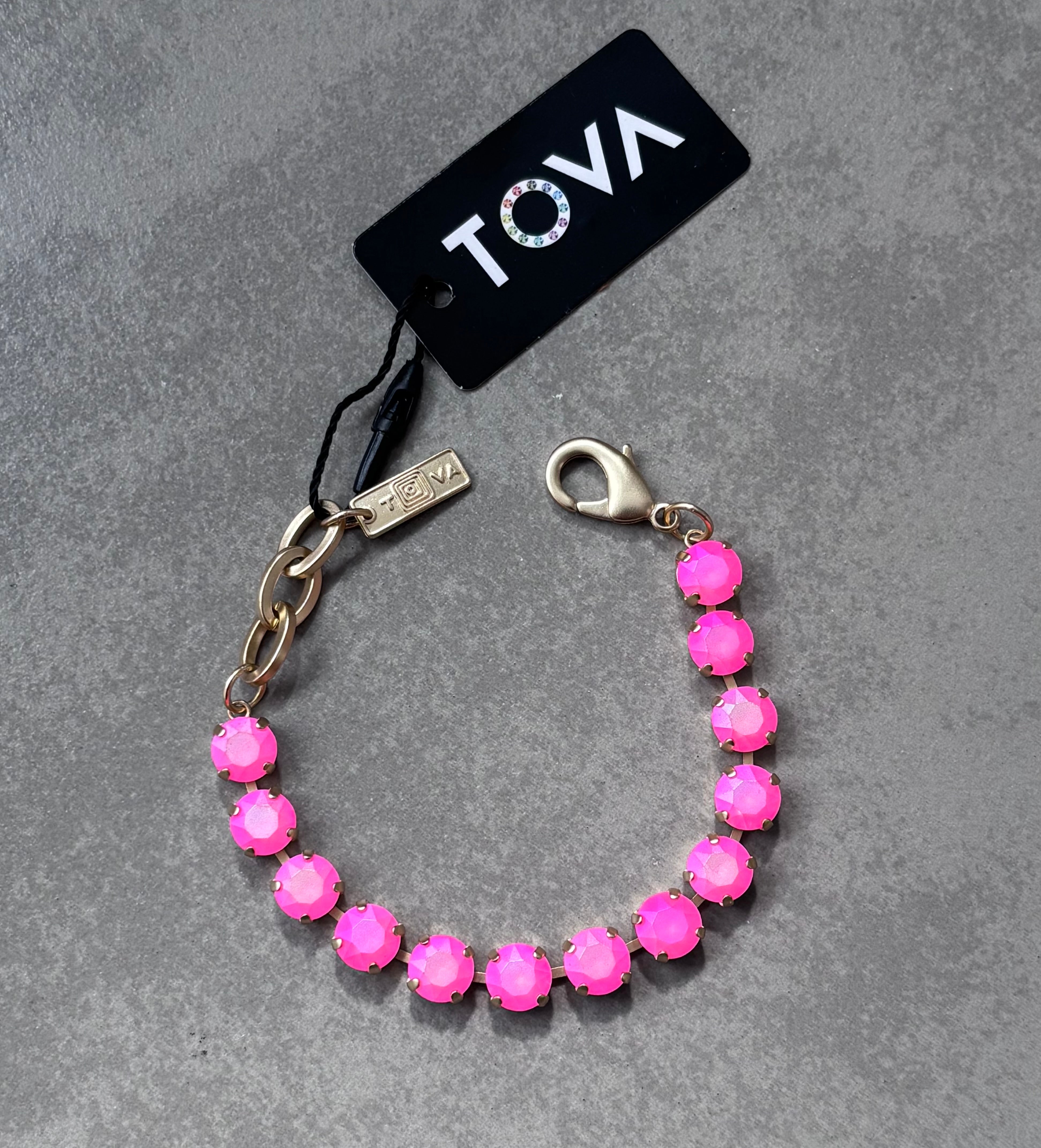 IZZY BRACELET IN ELECTRIC PINK IGNITE FROST