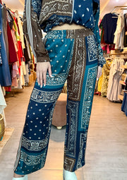 BLUE/BROWN BANDANA PRINT PANTS