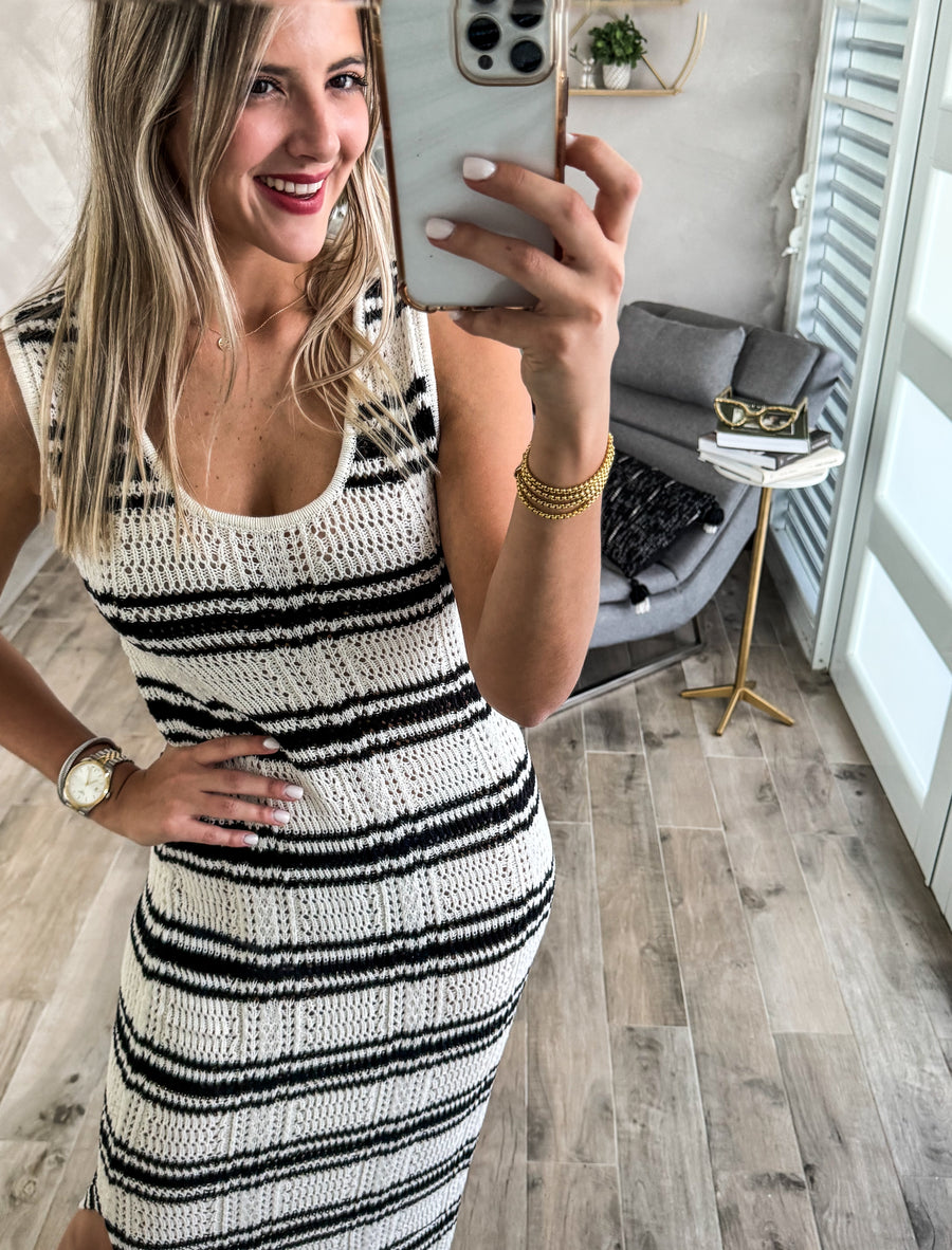 BLACK STRIPED KNITTED DRESS