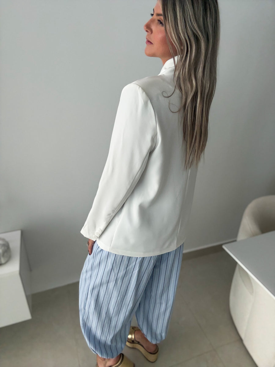 WHITE BLAZER