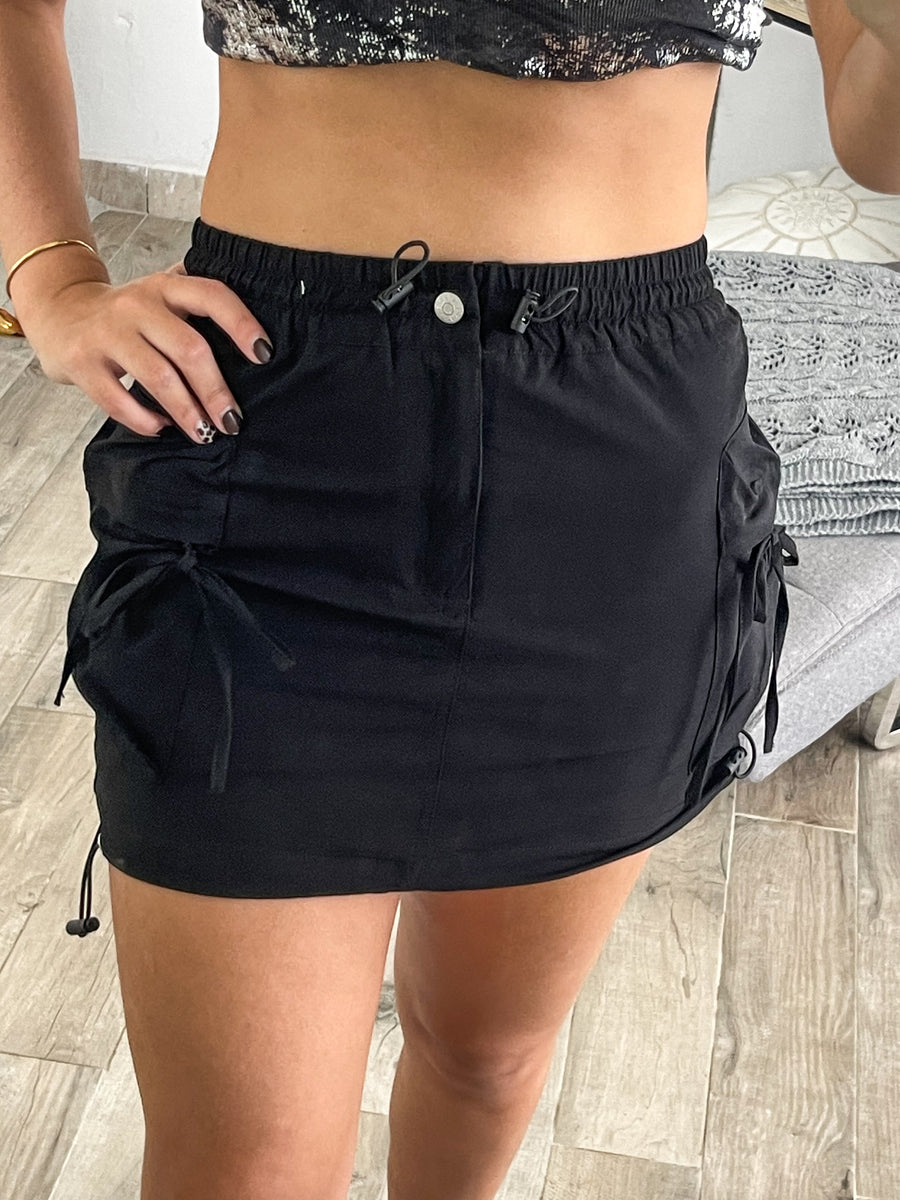 BLACK STRETCHY SKORT