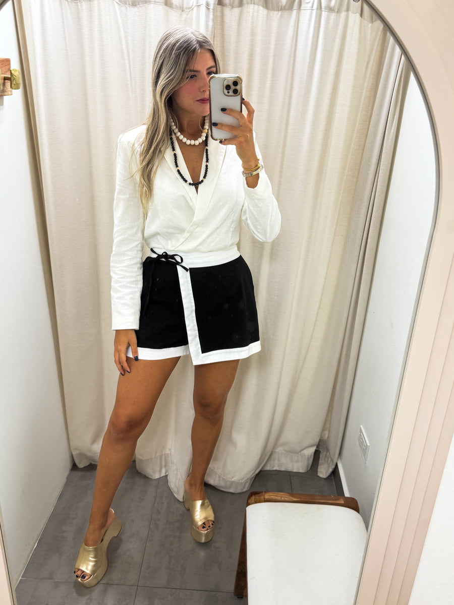 BLACK STRETCHY SKORT