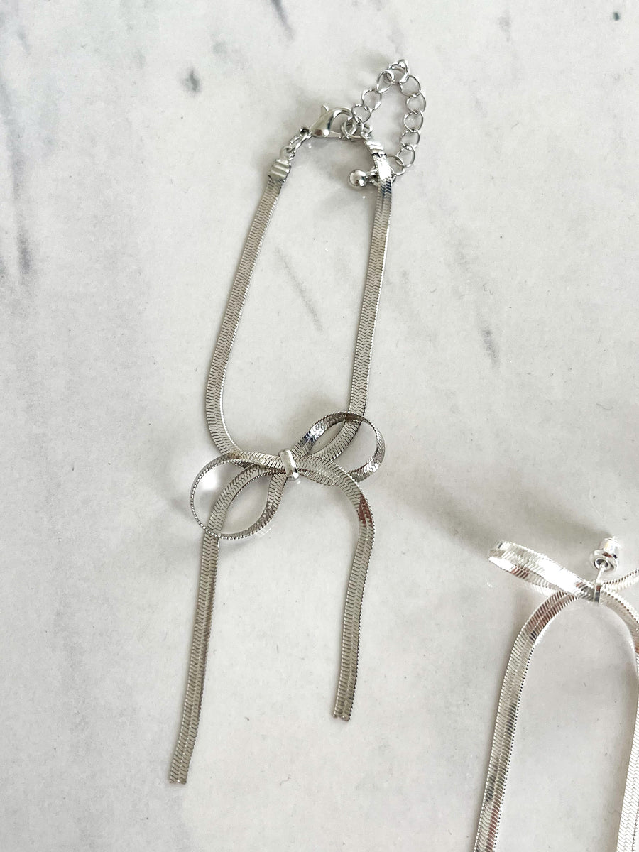 SILVER BOW SNAKE CHAIN BRACELET