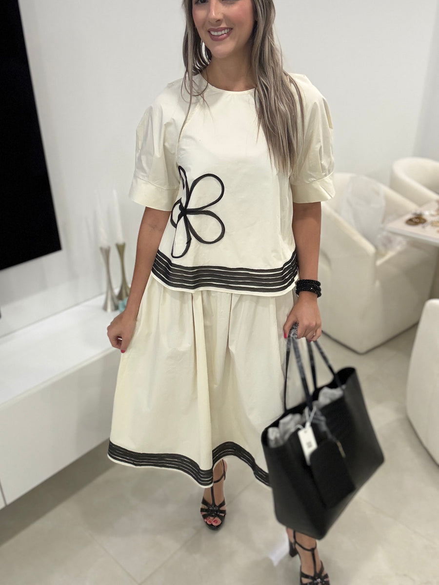 IVORY/BLACK LINE DETAIL MIDI SKIRT