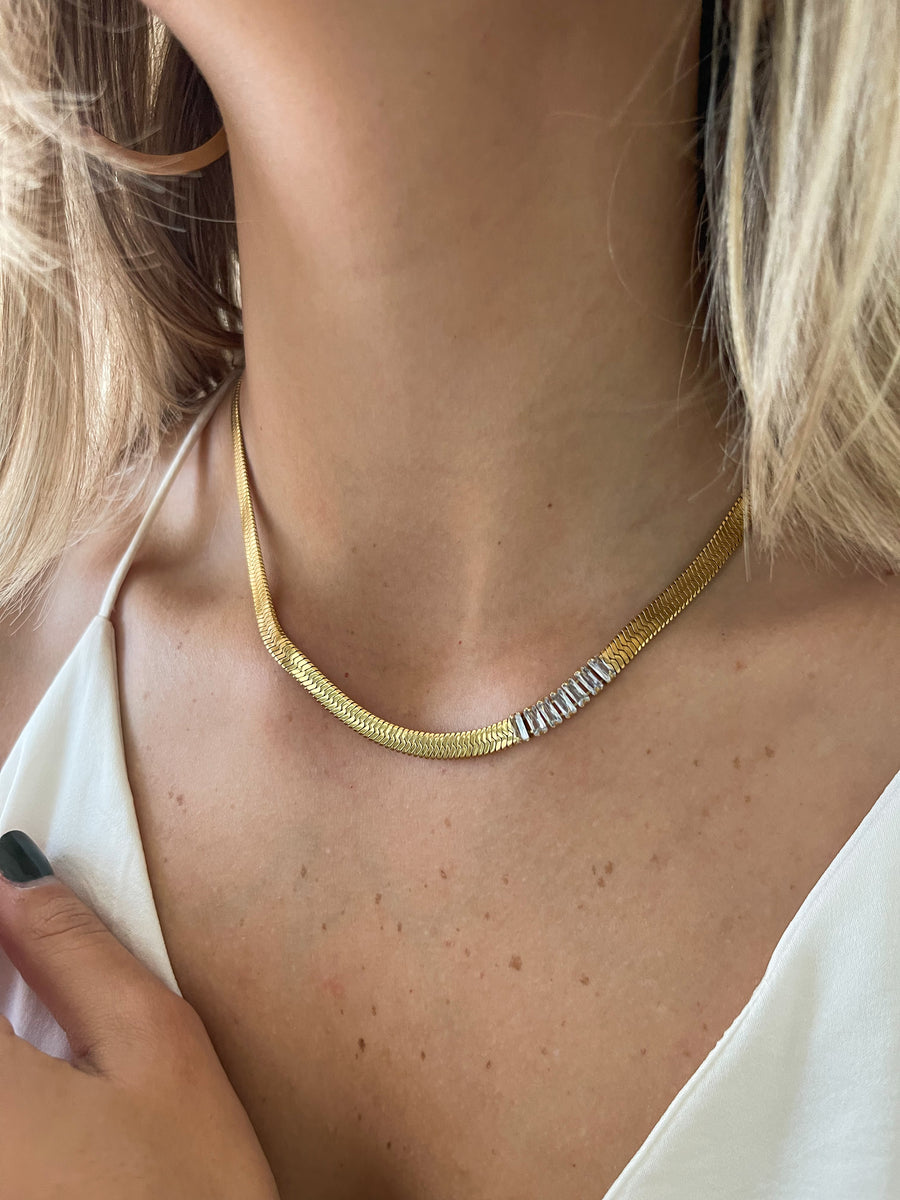 CLEAR SNAKE CHAIN NECKLACE