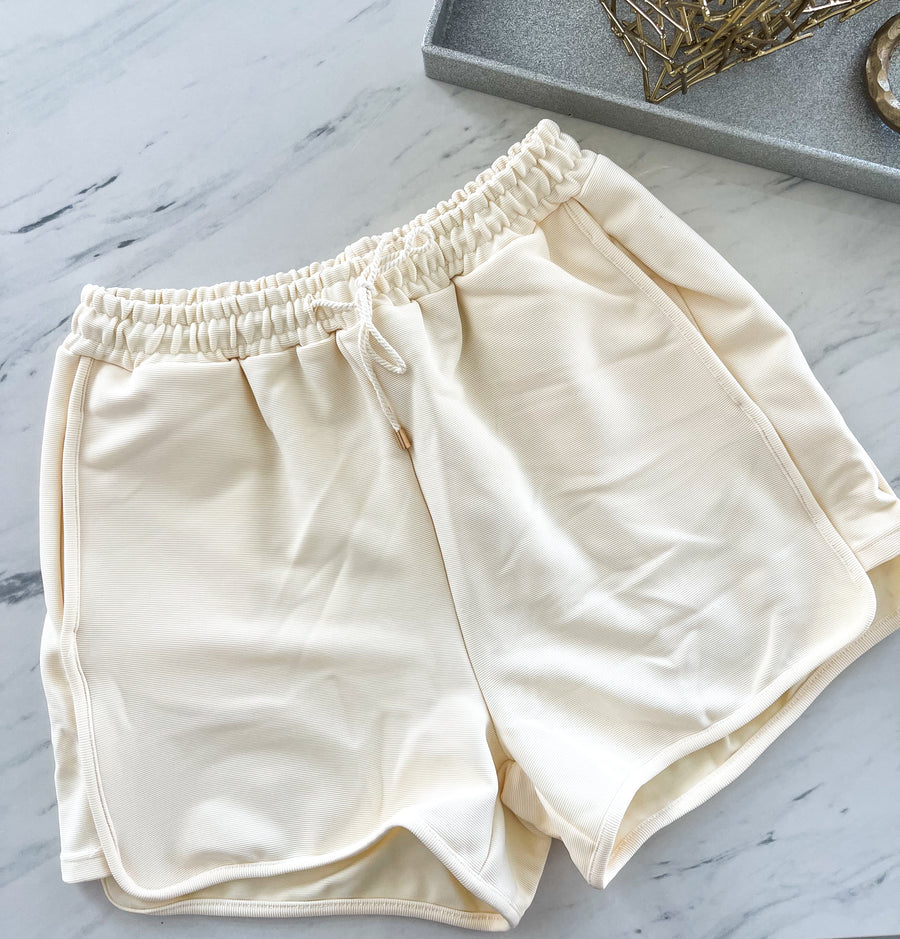 CREAM SHORTS