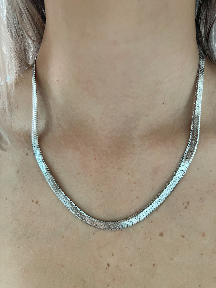 SILVER FLAT SNAKE CHAIN NECKLACE