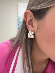 GOLD PEARL STUDS